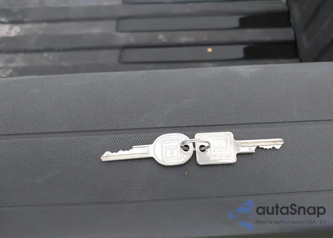 1985 Chevrolet K10 z USA, uszkodzony, nr VIN 1GCEK14H7FF404876